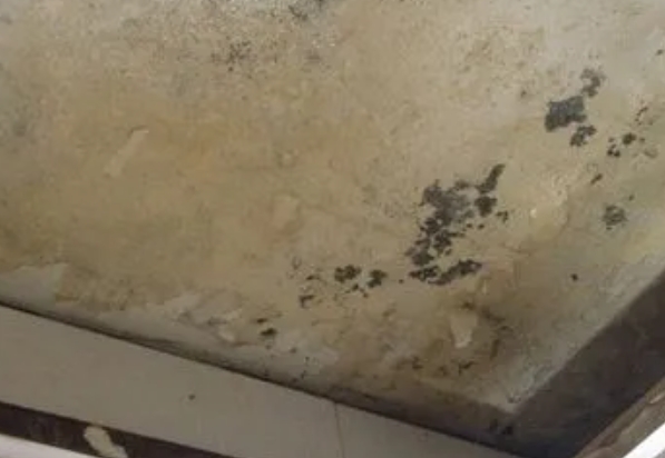 札达阳台漏水维修公司分享下札达卫生间渗水维修需要注意哪些问题。