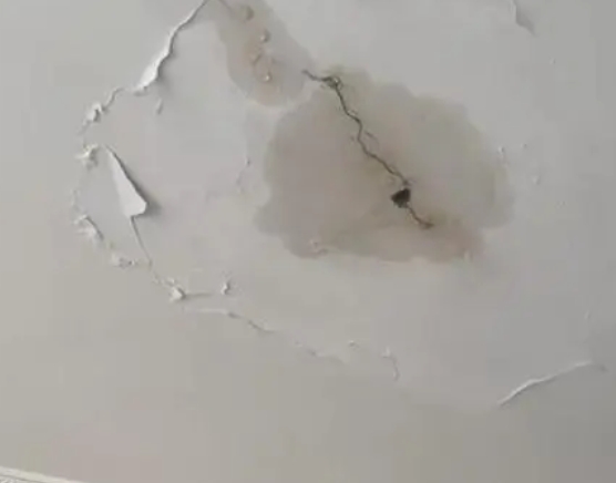 札达阳台漏水维修公司分享下屋面防水工程质量问题原因分析